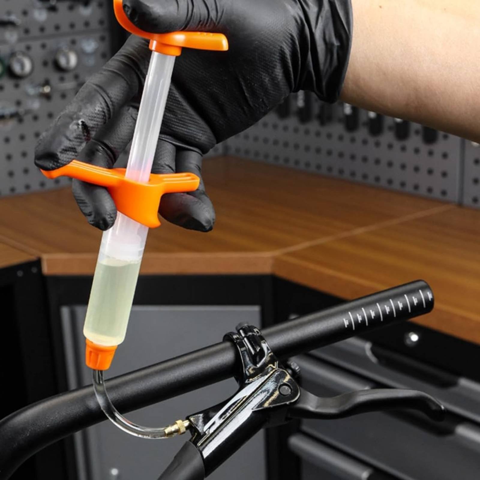 Uniwersalny zestaw do odpowiet – Hydraulic Brake Bleed recenzja i cena
